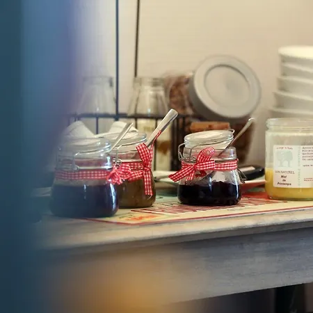 B&B Utopia Alojamento de Acomodação e Pequeno-almoço Hastière-Lavaux